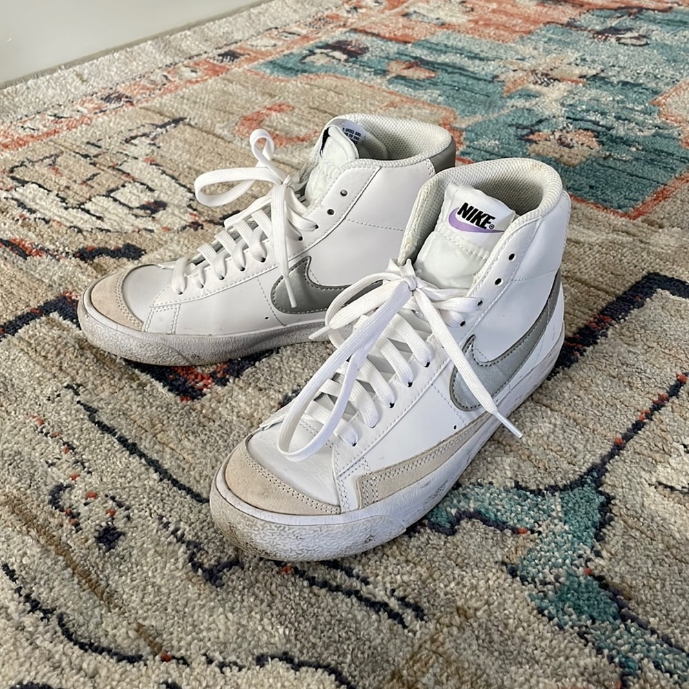 Nike blazers, silver and white